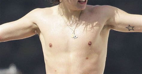 harry styles extra nipple